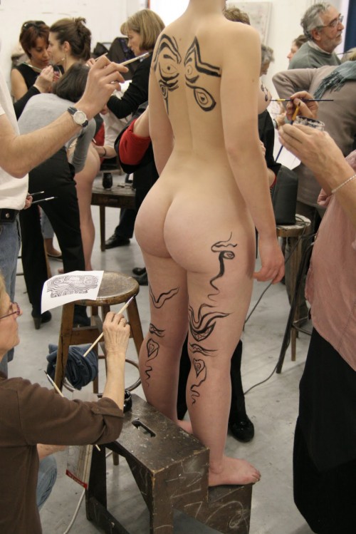 art-class-huge-ass-naked-chick