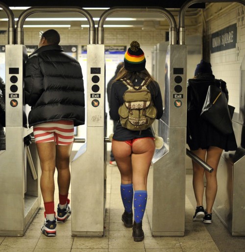 no-pants-day-subway-ass
