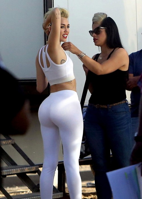 booty-celebs-miley-cyrus